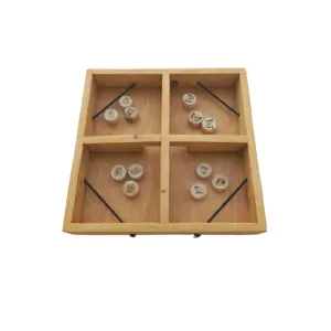 Jeu de société en bois avec pions