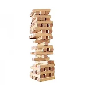 Tour instable de blocs en bois
